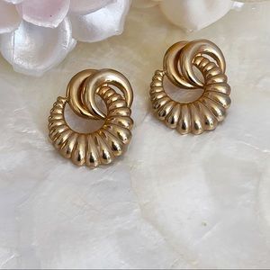 Gold Tone Vintage 80s Swirl Large Statement Earrings Pierced 1 5/8” Shell Design